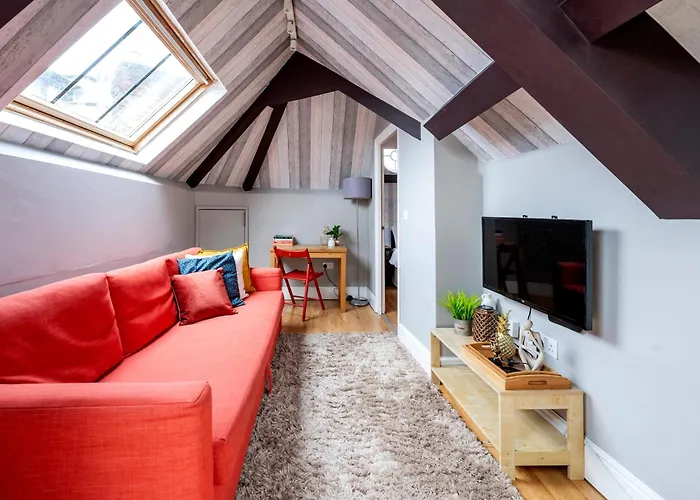 Sunny Loft In Center Of London