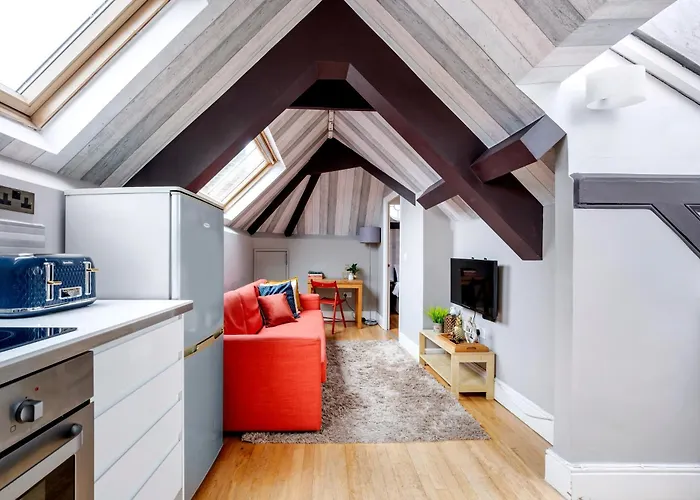 Sunny Loft In Center Of London