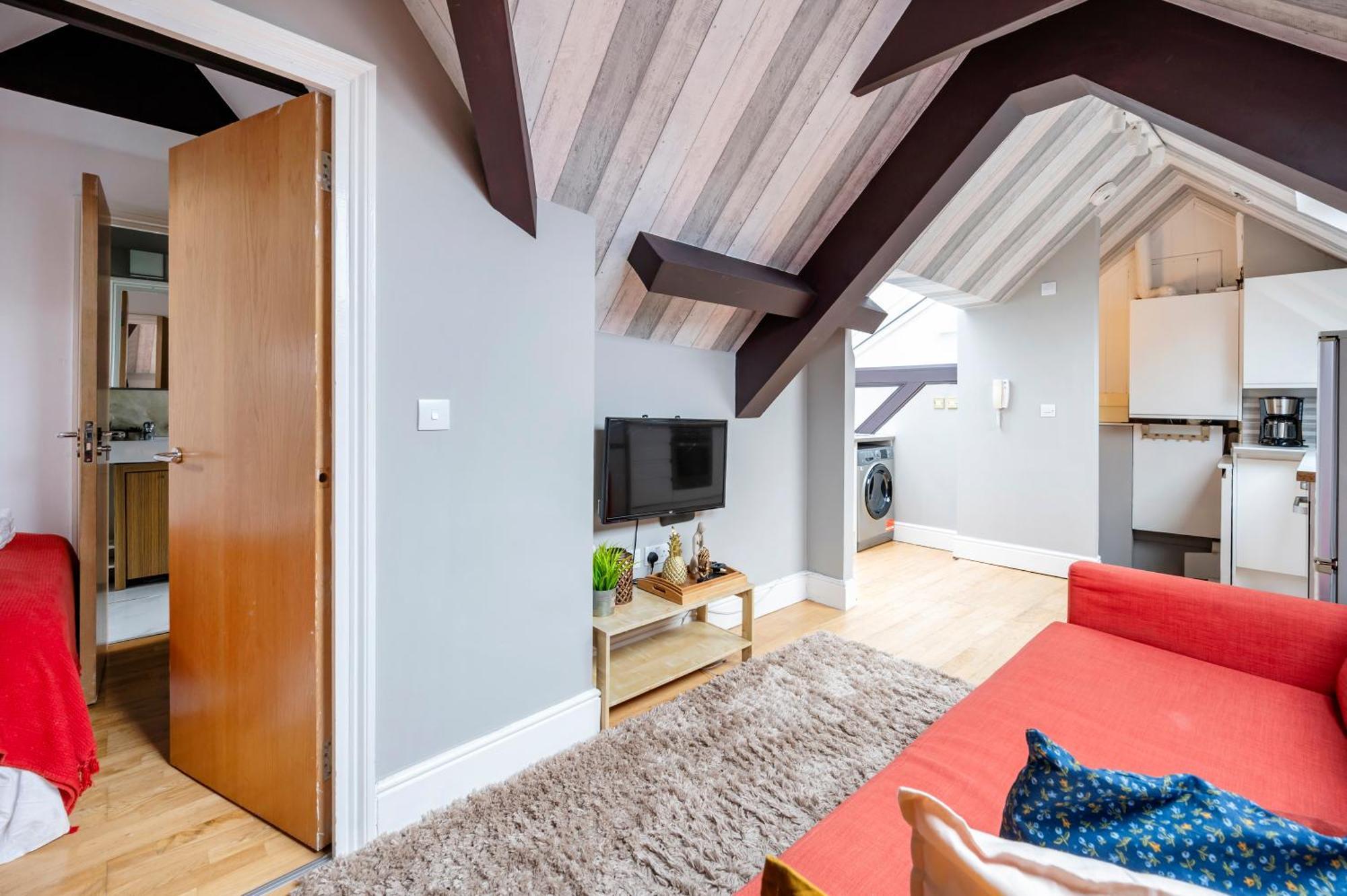 Sunny Loft In Center Of Londra